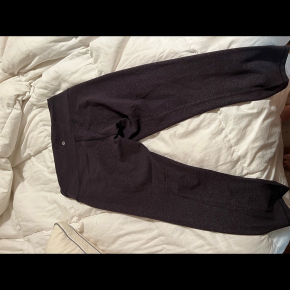 lululemon crop leggings - Picture 2 of 5